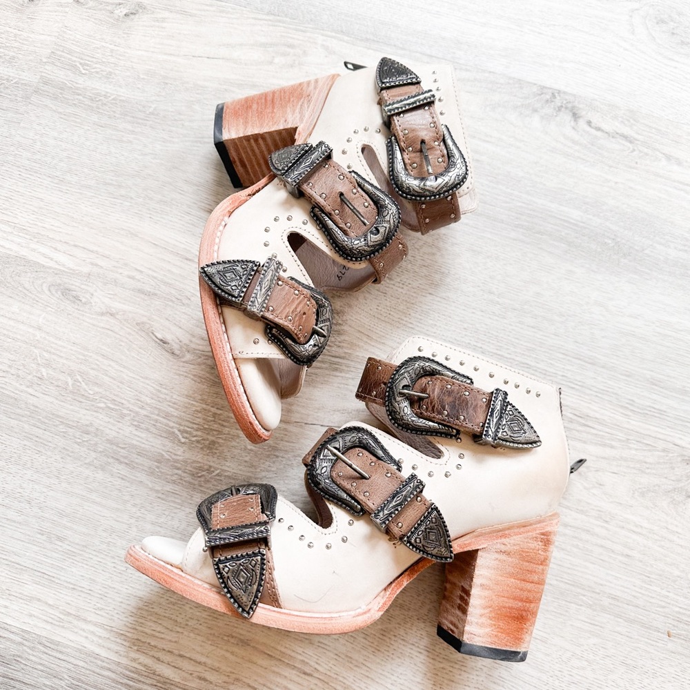 Free Bird leather sandals